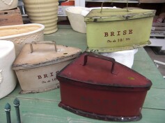 ブリキのアイロンケース