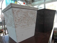 彫刻レリーフのウッドプランター