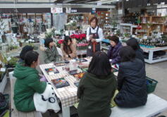 ナチュラル花材で作るハーバリウム講習会開催