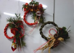 ☆☆素敵なしめ飾りを手作りしましょう!!☆☆